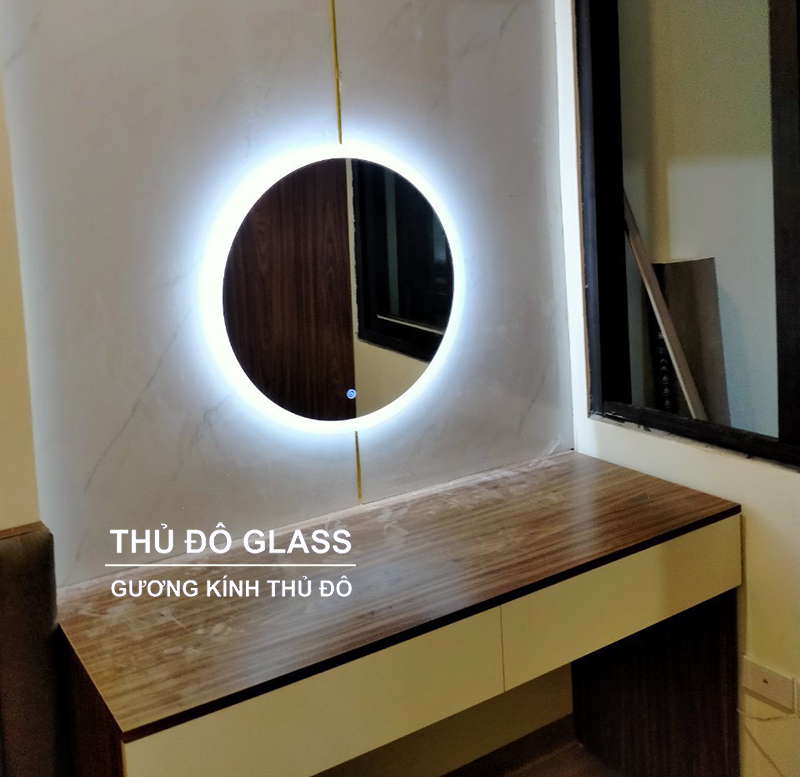 Gương tròn bàn trang điểm treo tường có đèn led - Nova Miror
